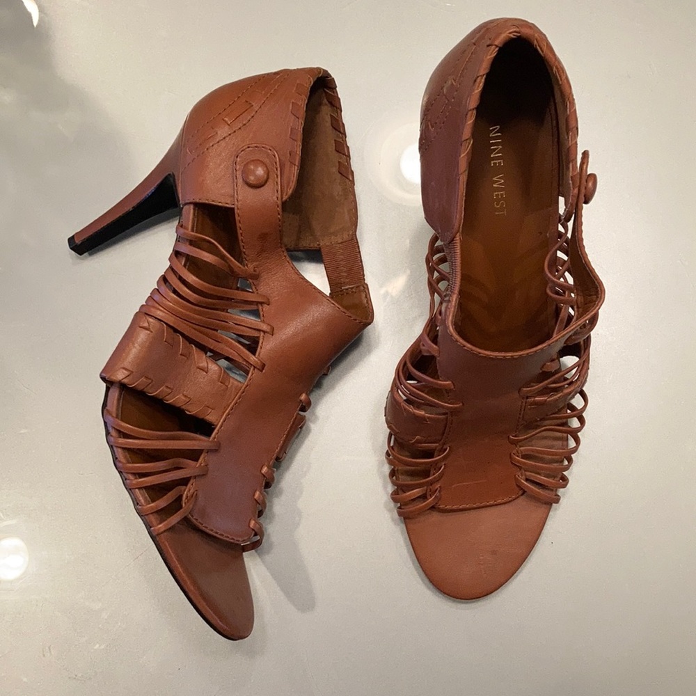 NEW Nine West Brown Leather 4” Heels wSnap Closure
